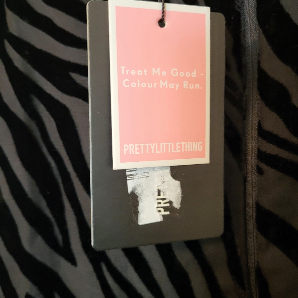 Zebra Print Long Sleeve Dress - Picture 8 of 9
